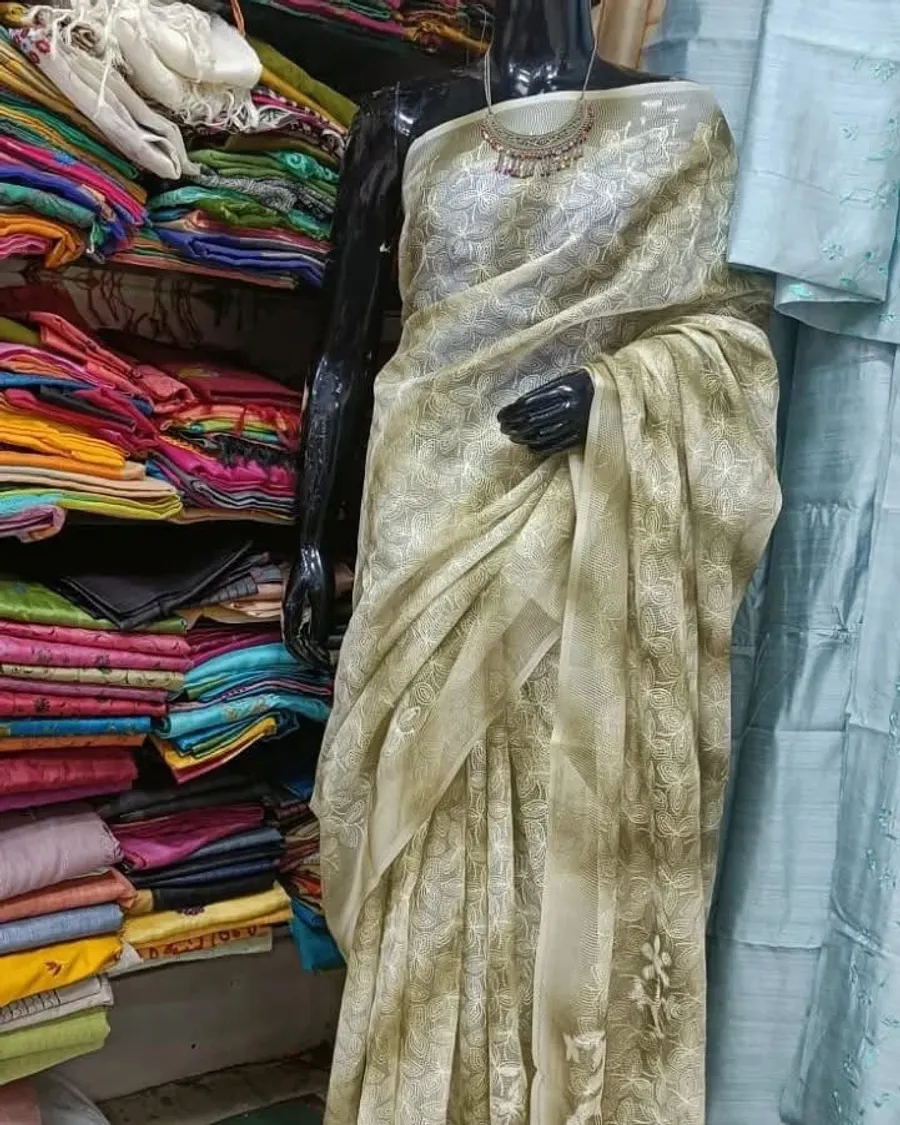 Soft Kota Doriya Checks Saree with Beautiful Floral Embroidery & Shibori Print